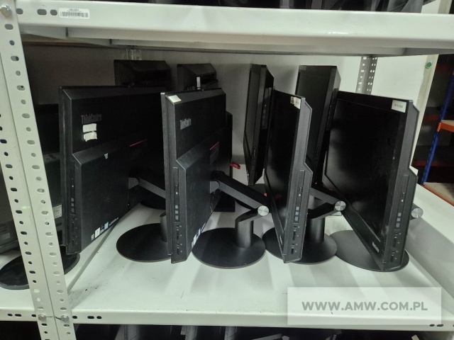 Komputery (bez dysków twardych) - pakiet zawierający 34 szt. (wg oddzielnego wykazu) 